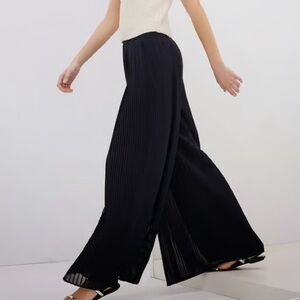 Zara Black Pleated Flowy Pants